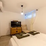Апартаменти Cabacum Paradise 1 On The Seashore